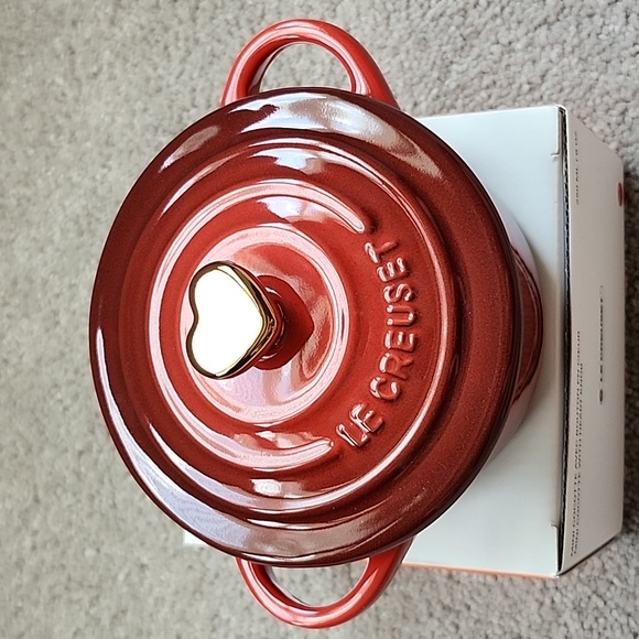 Le Creuset Other - Le Creuset Mini Cocotte With Heart Knob